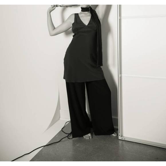 NEW OLGA JOAN women's plunge bias mini dress in nera - Picture 4 of 4